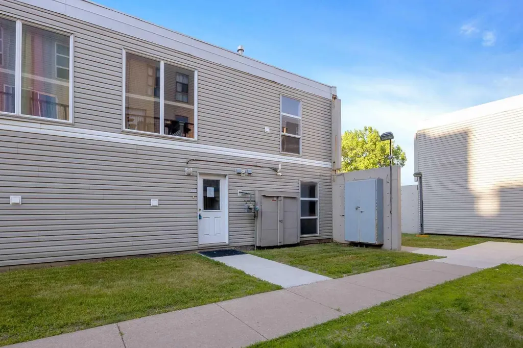 21 Macdonald Drive Fort Mcmurray AB T9H 4H4