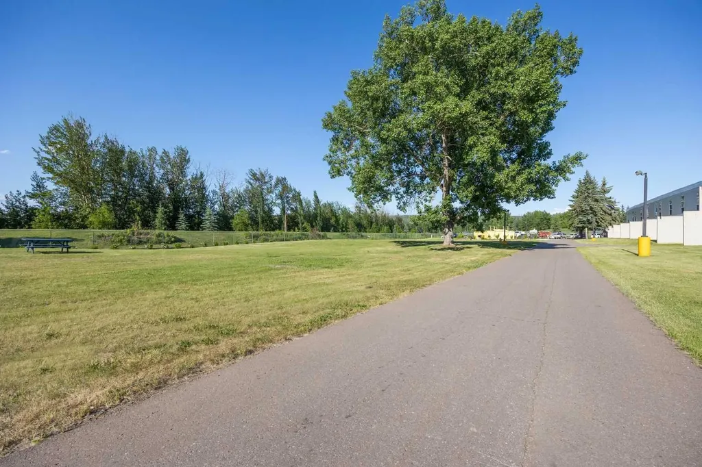 21 Macdonald Drive Fort Mcmurray AB T9H 4H4
