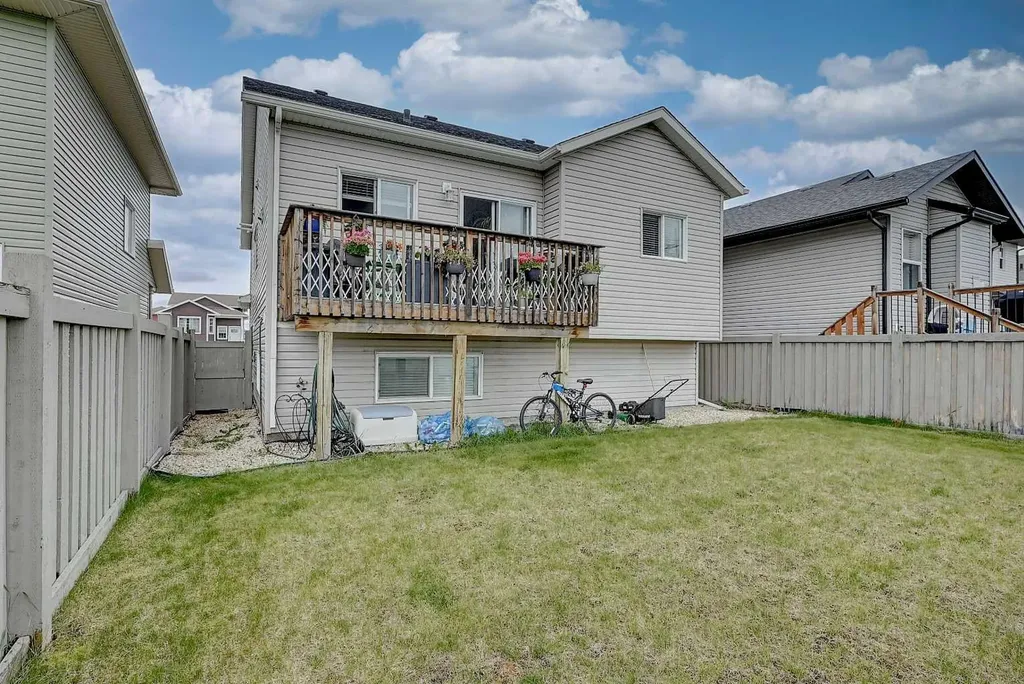 9501 88 Street Grande Prairie AB T8X 0H2