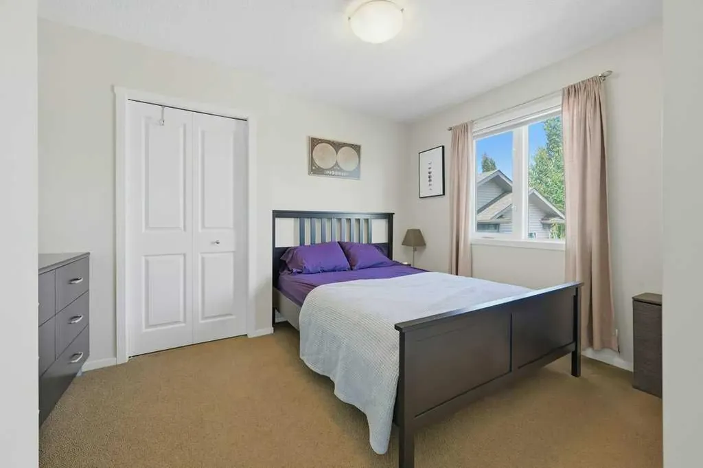 98 Elgin Meadows Circle SE Calgary AB T2Z3H9