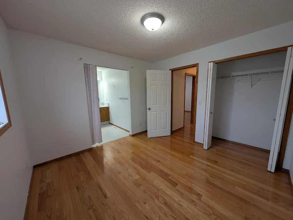 151 Taracove Estate Drive NE Calgary AB T3J 4R1