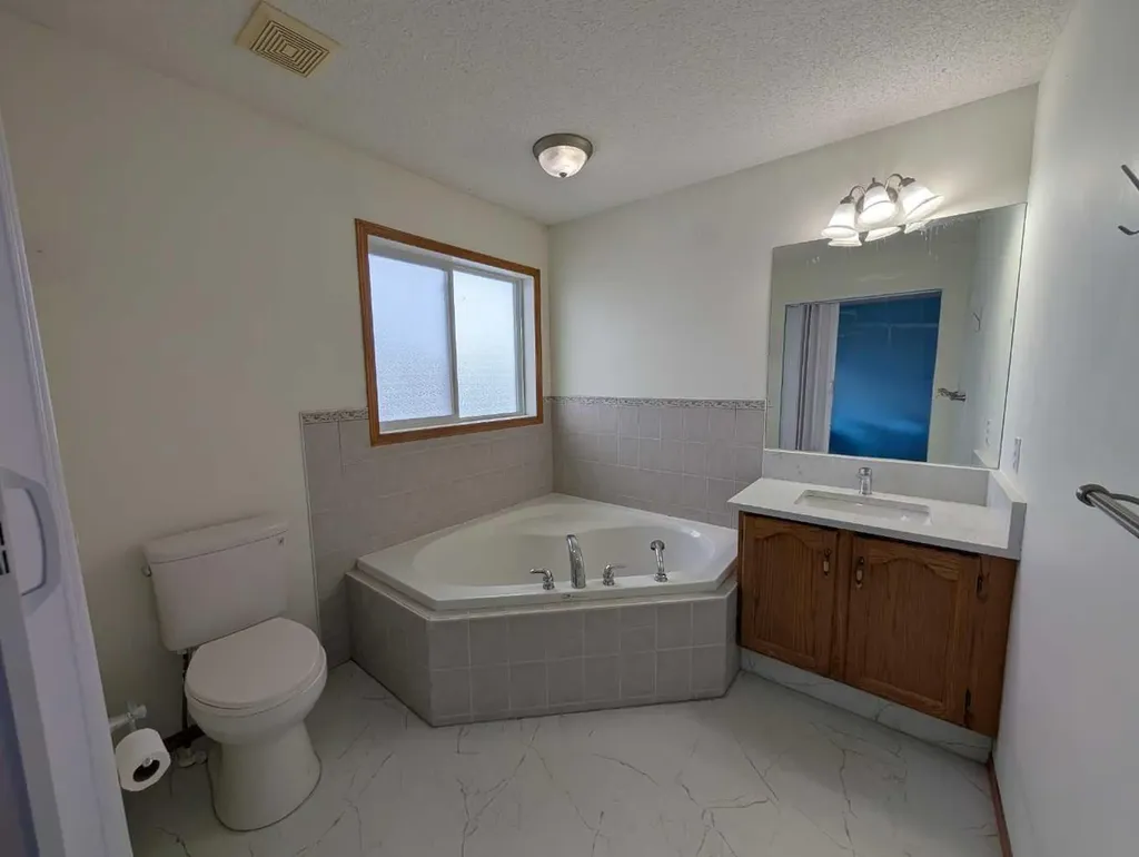 151 Taracove Estate Drive NE Calgary AB T3J 4R1