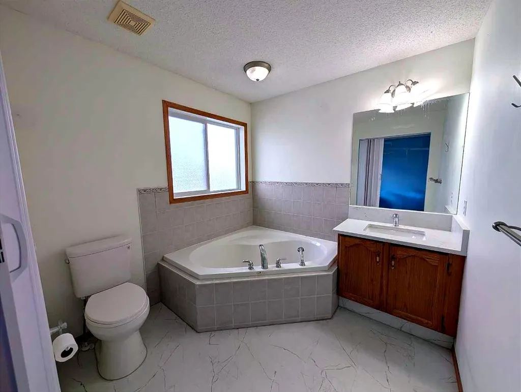 151 Taracove Estate Drive NE Calgary AB T3J 4R1
