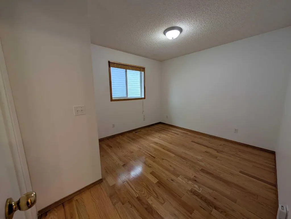 151 Taracove Estate Drive NE Calgary AB T3J 4R1
