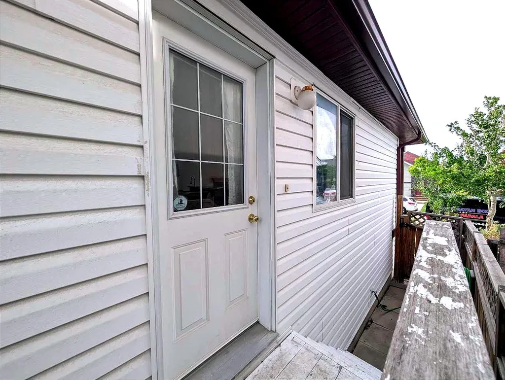151 Taracove Estate Drive NE Calgary AB T3J 4R1
