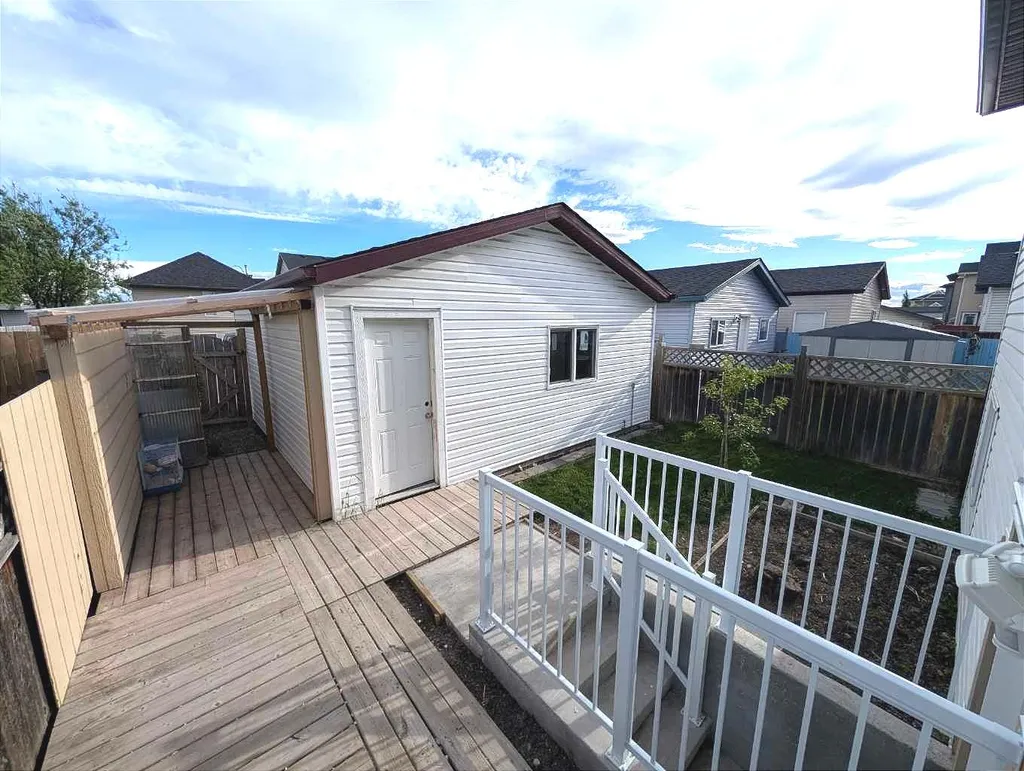 151 Taracove Estate Drive NE Calgary AB T3J 4R1