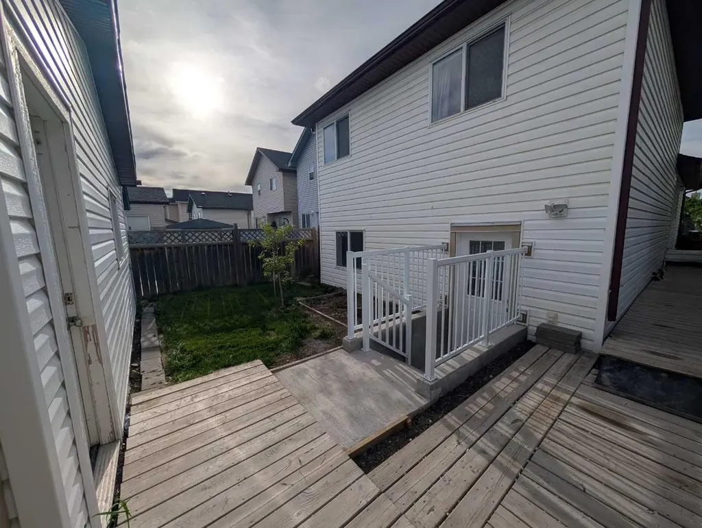 151 Taracove Estate Drive NE Calgary AB T3J 4R1