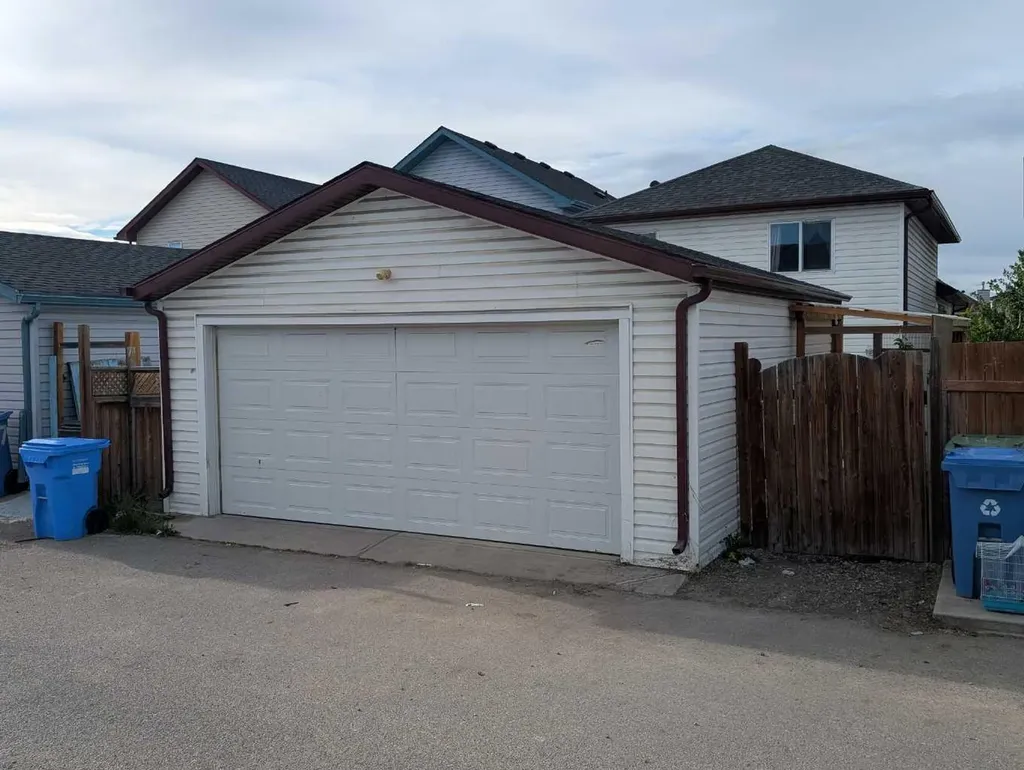 151 Taracove Estate Drive NE Calgary AB T3J 4R1