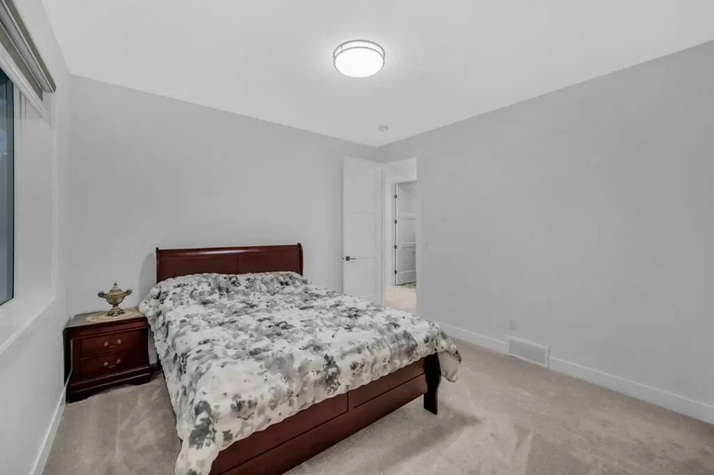 95 Saddlepeace Way NE Calgary AB T3J2J5