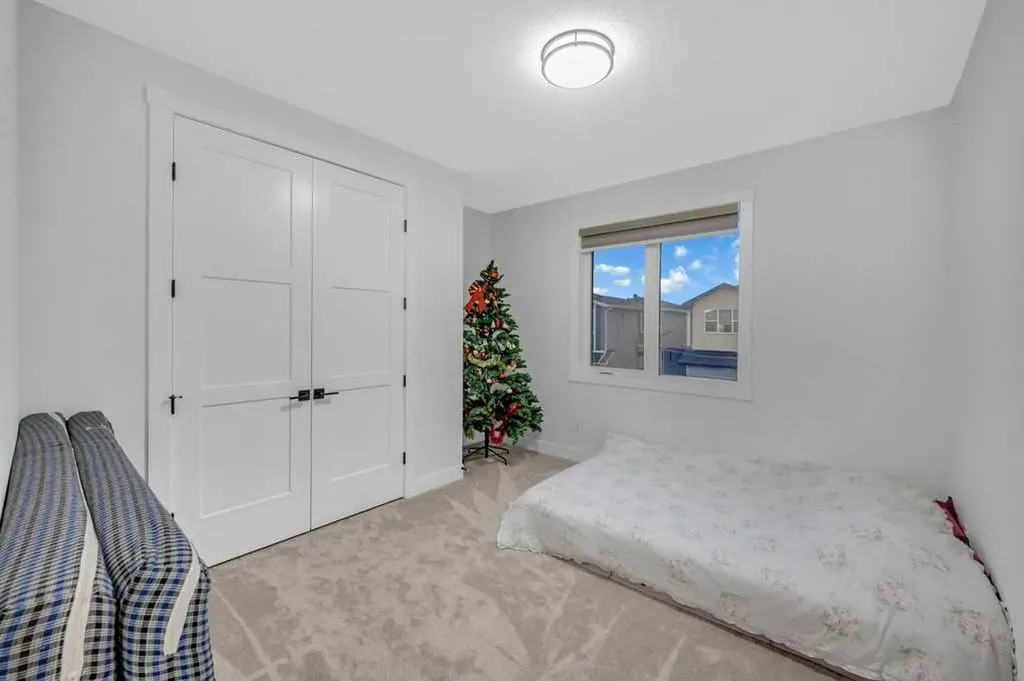 95 Saddlepeace Way NE Calgary AB T3J2J5