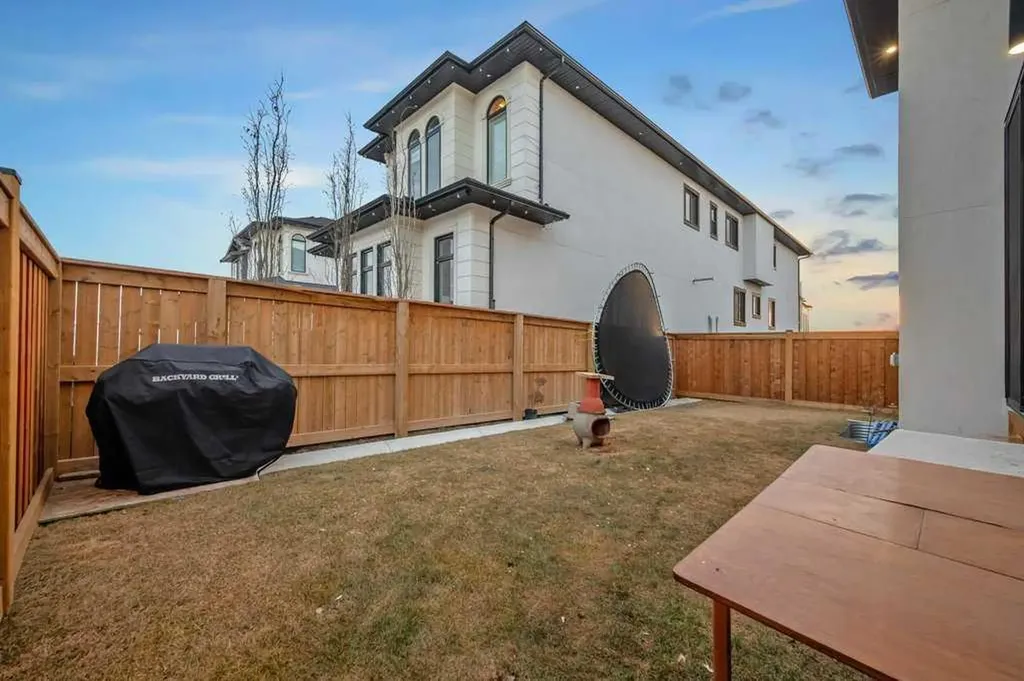 95 Saddlepeace Way NE Calgary AB T3J2J5