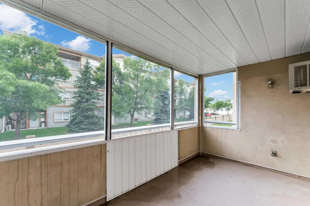 22 Park Meadows Drive SE Medicine Hat AB T1B4E8