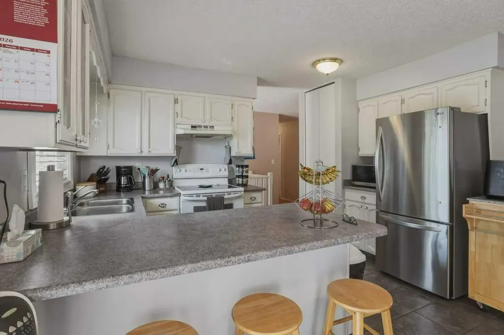 8901 94 Avenue Fort Saskatchewan AB T8L 1B3