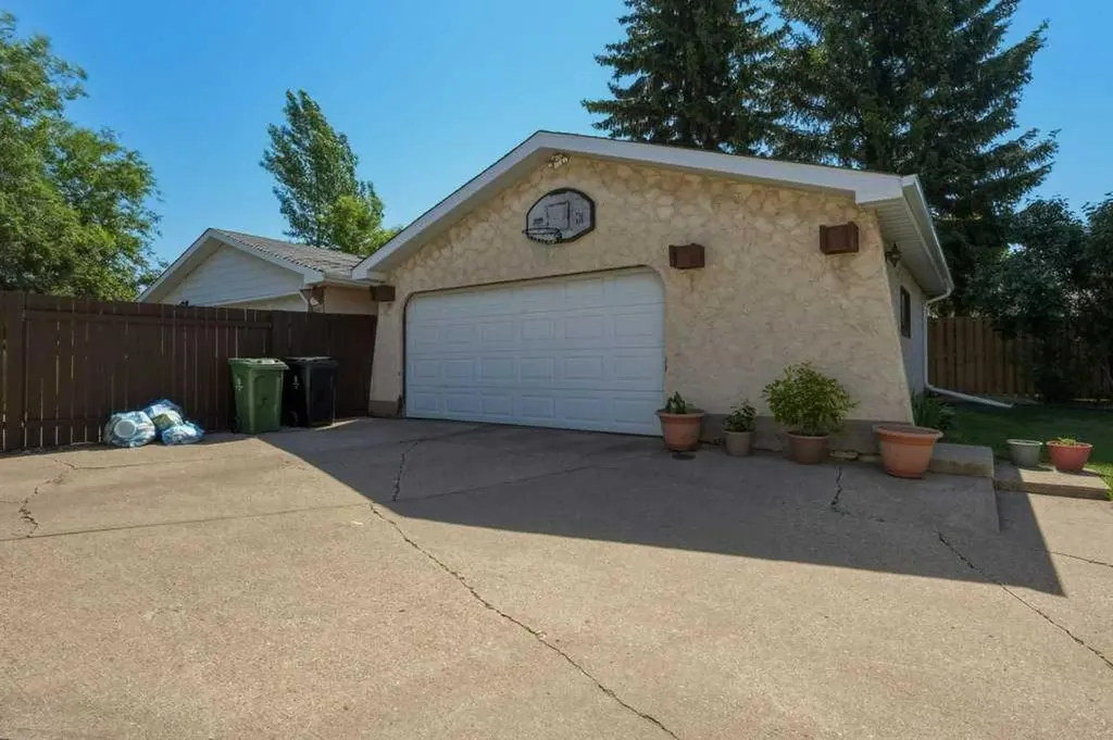 8901 94 Avenue Fort Saskatchewan AB T8L 1B3