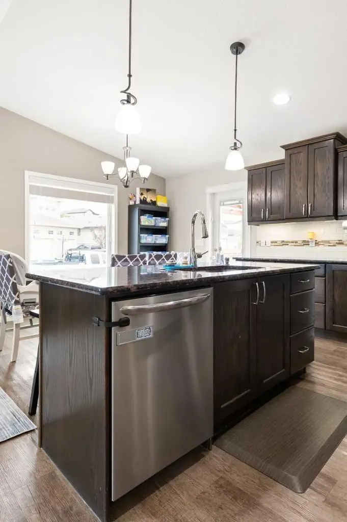 28 Ranchview Way NE Medicine Hat AB T1C 0G3