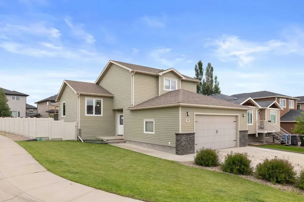 28 Ranchview Way NE Medicine Hat AB T1C 0G3