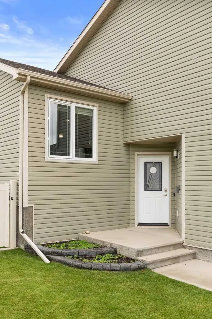 28 Ranchview Way NE Medicine Hat AB T1C 0G3