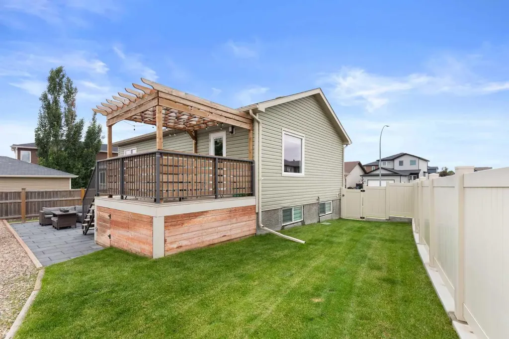 28 Ranchview Way NE Medicine Hat AB T1C 0G3