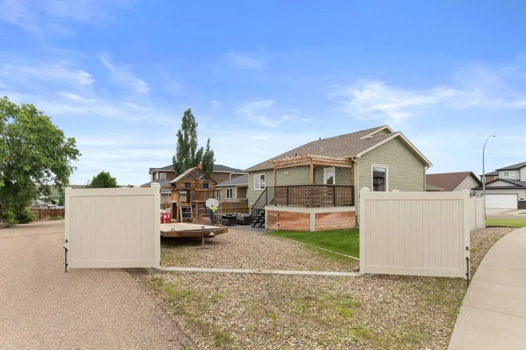 28 Ranchview Way NE Medicine Hat AB T1C 0G3