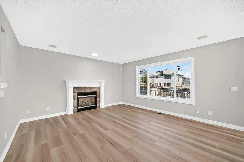 12915 Coventry Hills Way NE Calgary AB T3K 5L4