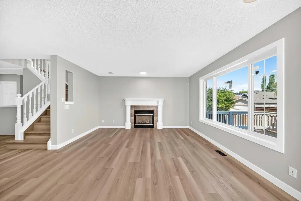 12915 Coventry Hills Way NE Calgary AB T3K 5L4