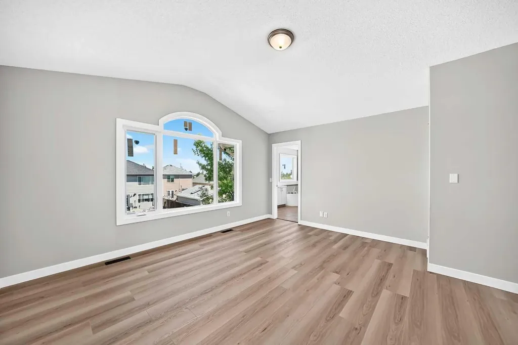 12915 Coventry Hills Way NE Calgary AB T3K 5L4