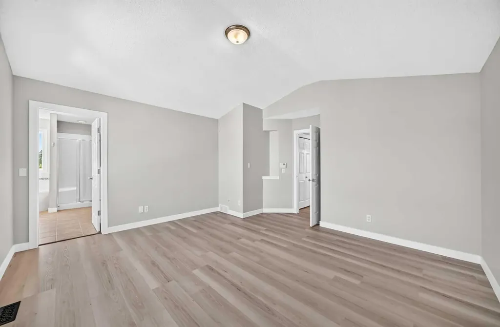 12915 Coventry Hills Way NE Calgary AB T3K 5L4