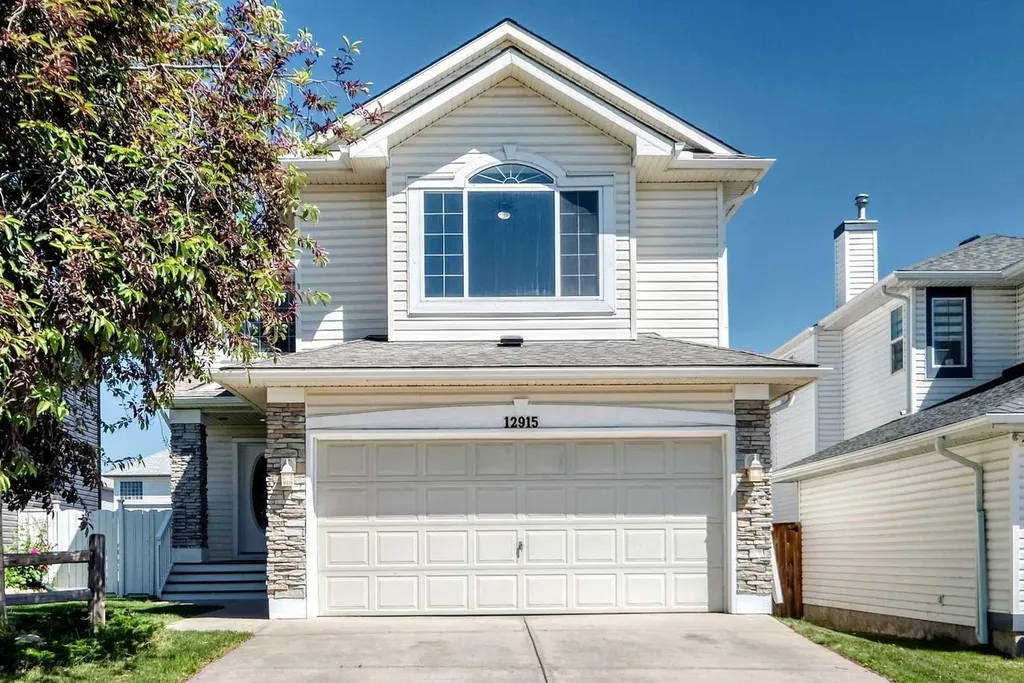 12915 Coventry Hills Way NE Calgary AB T3K 5L4