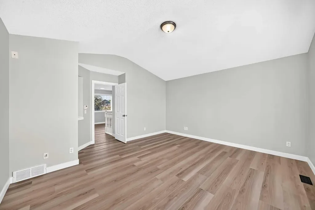 12915 Coventry Hills Way NE Calgary AB T3K 5L4