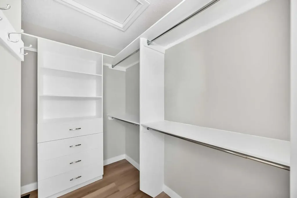 12915 Coventry Hills Way NE Calgary AB T3K 5L4