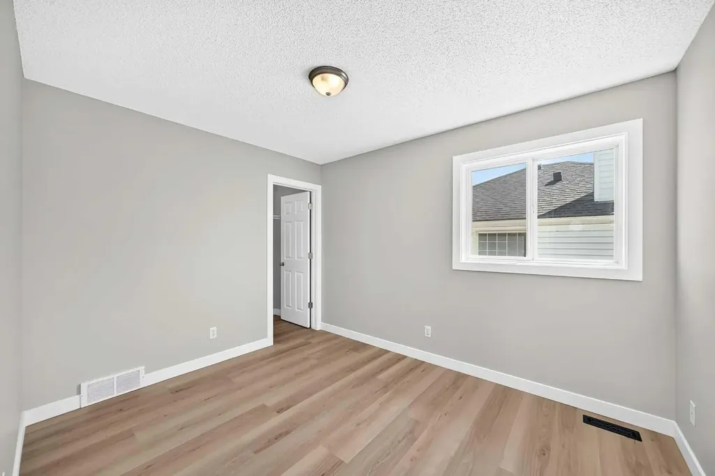 12915 Coventry Hills Way NE Calgary AB T3K 5L4