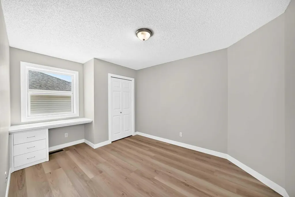 12915 Coventry Hills Way NE Calgary AB T3K 5L4