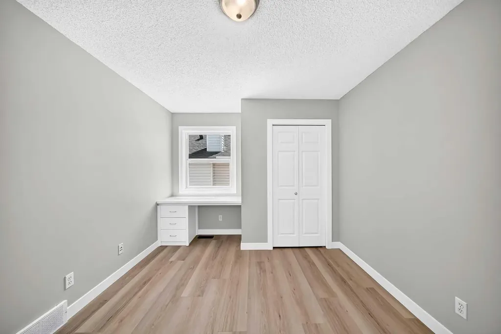 12915 Coventry Hills Way NE Calgary AB T3K 5L4