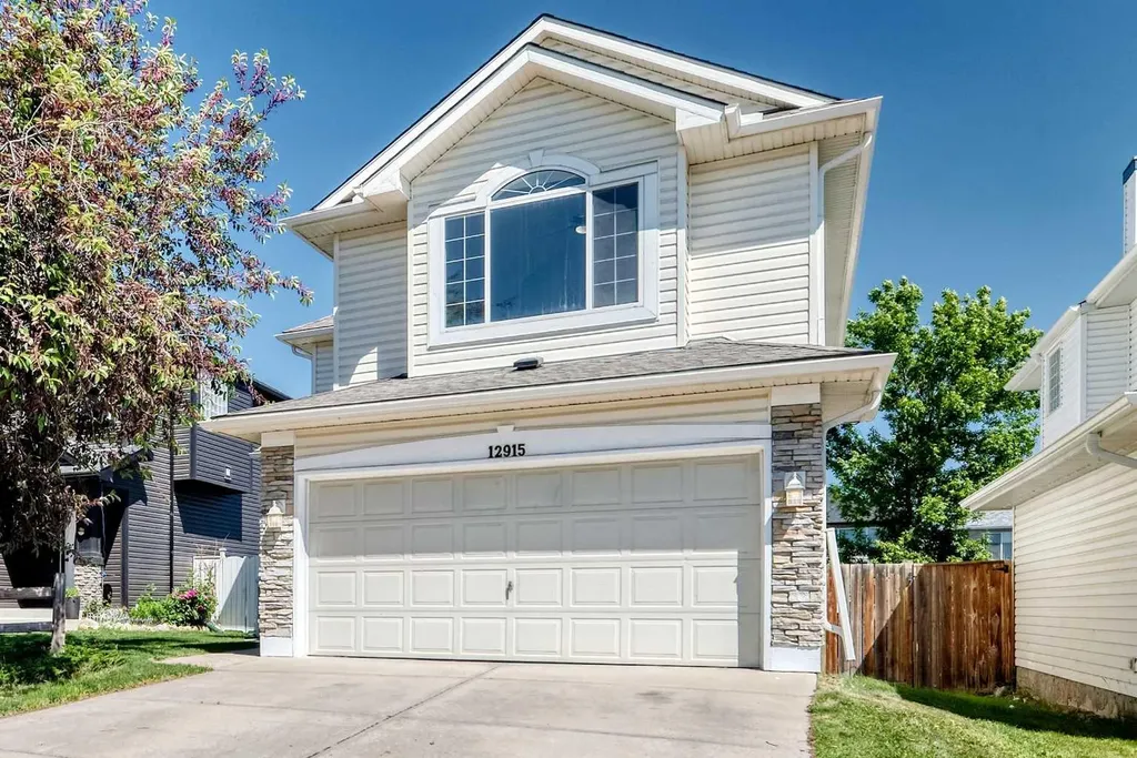 12915 Coventry Hills Way NE Calgary AB T3K 5L4