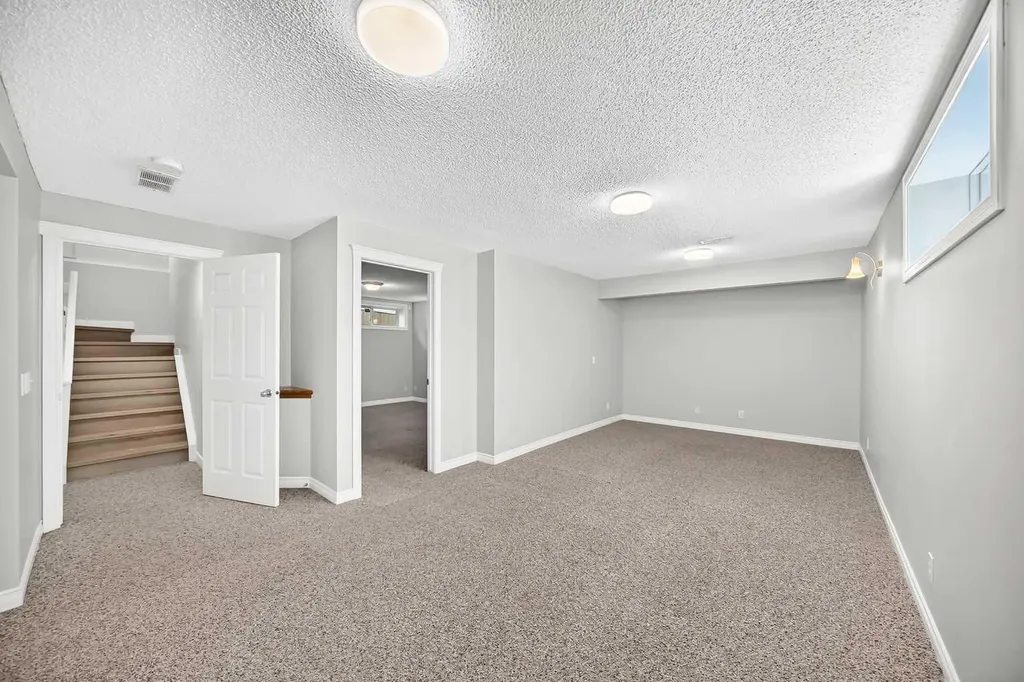 12915 Coventry Hills Way NE Calgary AB T3K 5L4