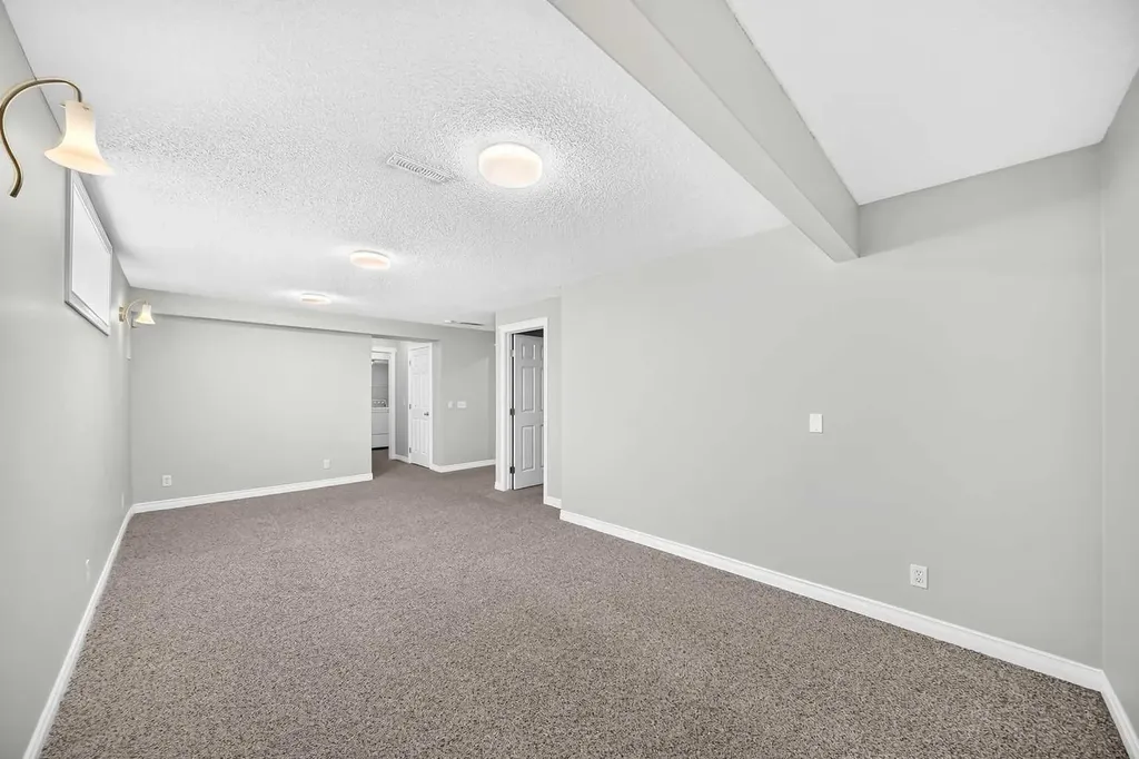 12915 Coventry Hills Way NE Calgary AB T3K 5L4