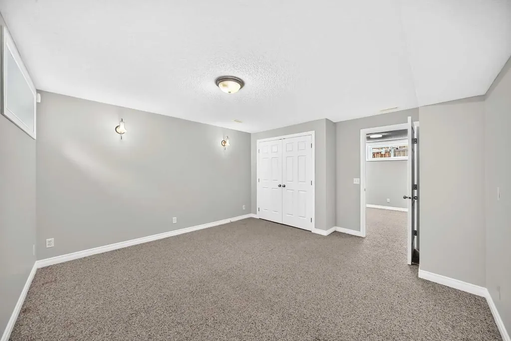 12915 Coventry Hills Way NE Calgary AB T3K 5L4