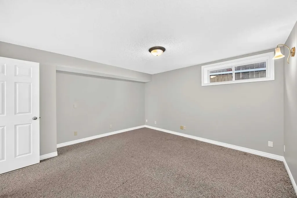12915 Coventry Hills Way NE Calgary AB T3K 5L4