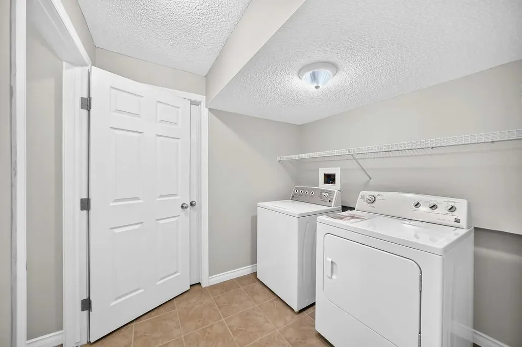 12915 Coventry Hills Way NE Calgary AB T3K 5L4