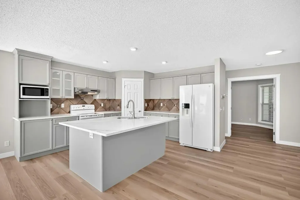 12915 Coventry Hills Way NE Calgary AB T3K 5L4