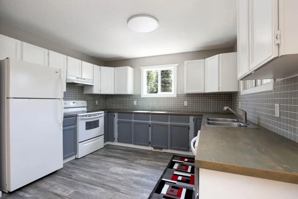 185 Eymundson Road Fort Mcmurray AB T9H 4A4