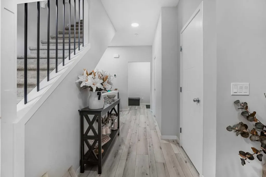 35 Howse Manor NE Calgary AB T3P 0X2