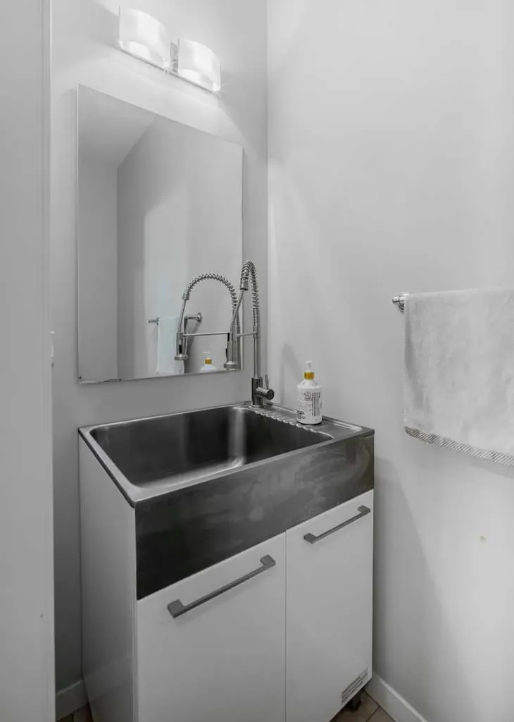 35 Howse Manor NE Calgary AB T3P 0X2