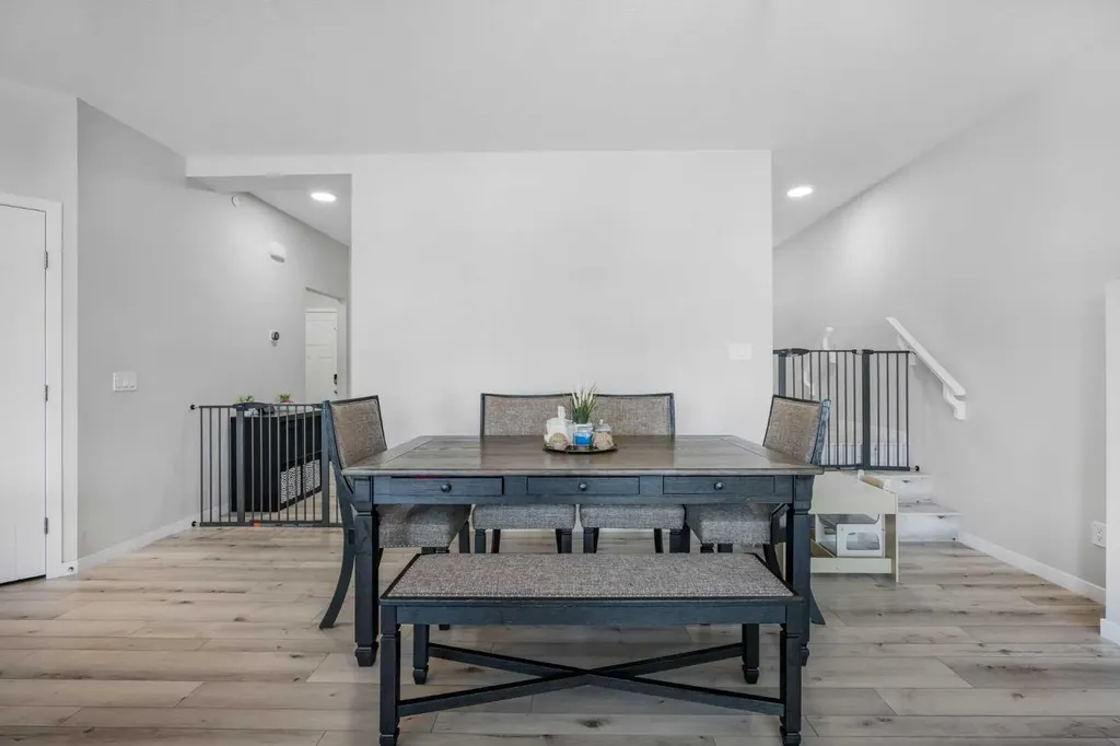 35 Howse Manor NE Calgary AB T3P 0X2