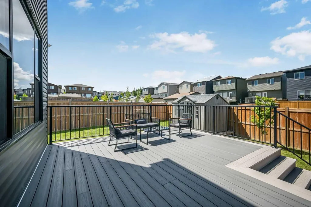 35 Howse Manor NE Calgary AB T3P 0X2
