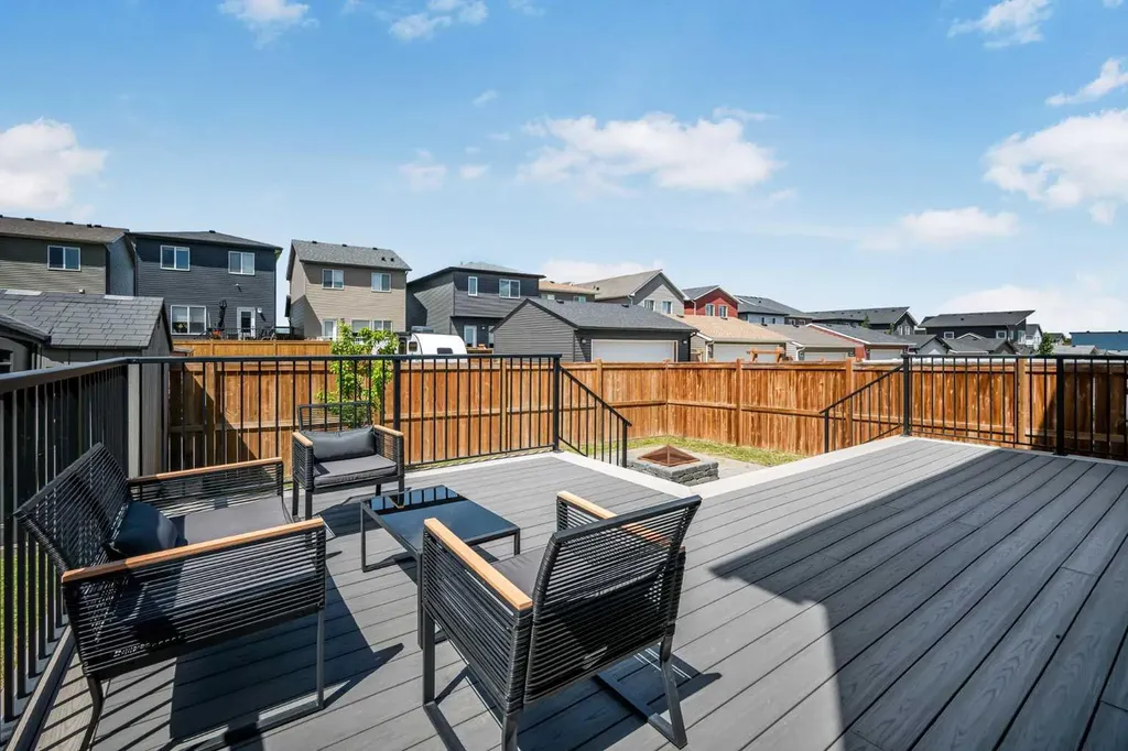 35 Howse Manor NE Calgary AB T3P 0X2