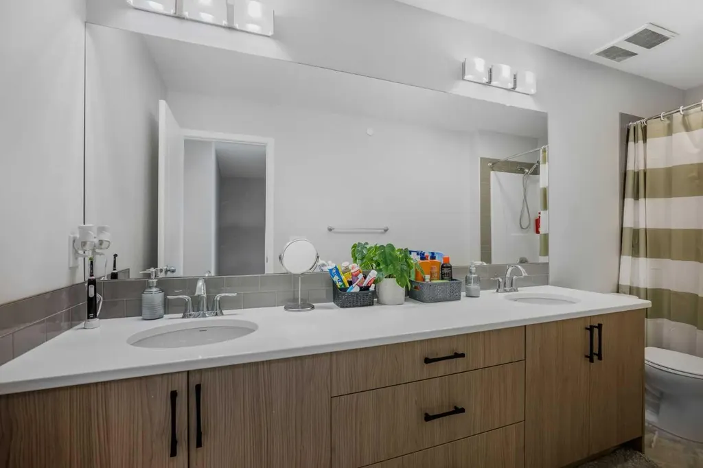 35 Howse Manor NE Calgary AB T3P 0X2