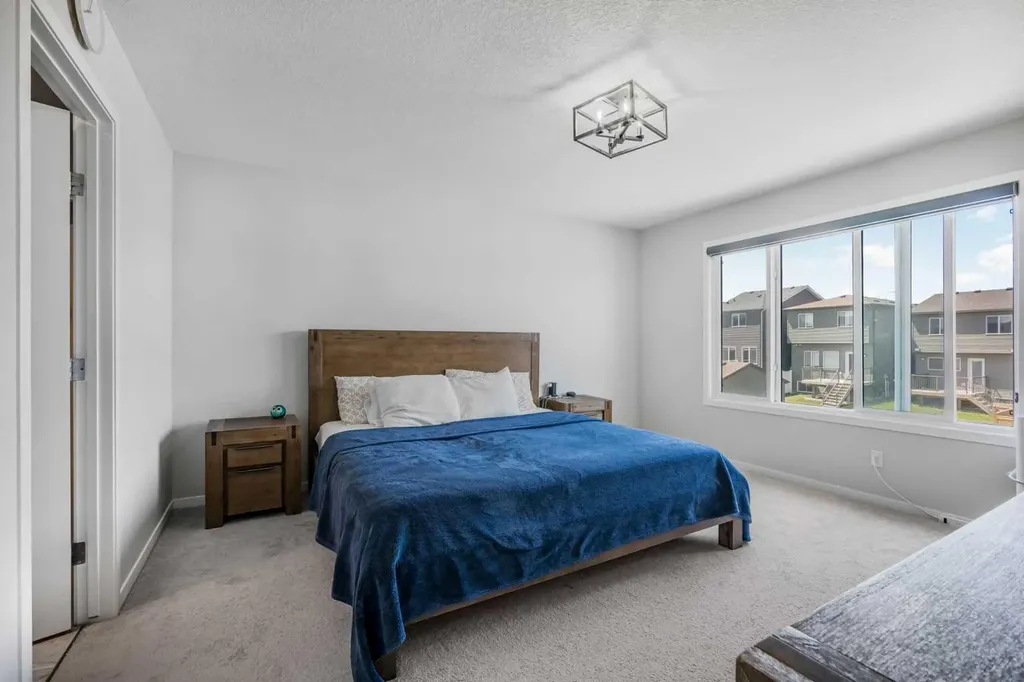 35 Howse Manor NE Calgary AB T3P 0X2