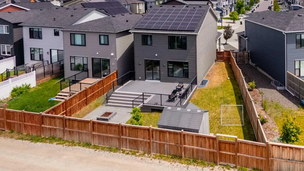 35 Howse Manor NE Calgary AB T3P 0X2