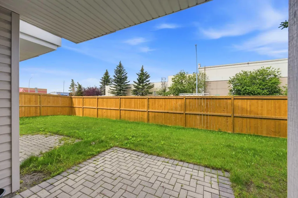5555 Falsbridge Drive NE Calgary AB T3J 3E8